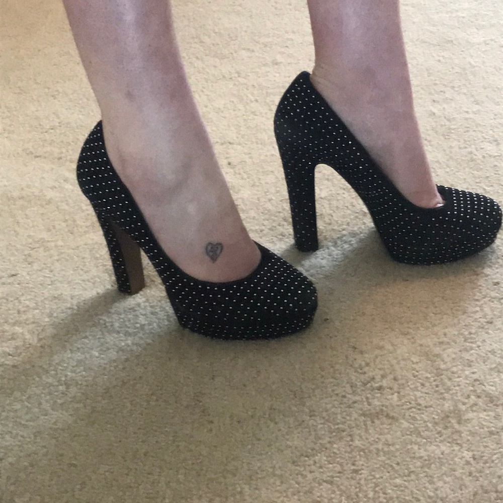 BCBGeneration Black And Silver Pumps size 8